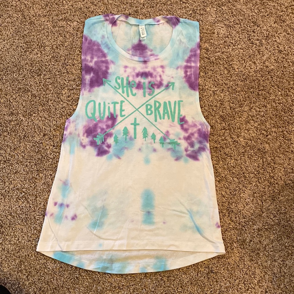 Size Small. Bella workout shirt